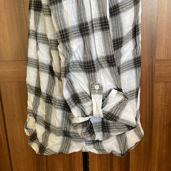 Tommy Hilfiger - Picture 3 of 3